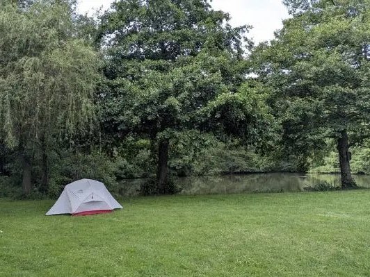 Kleinflächiges Camping auf dem Campingplatz Moulin des Sablons