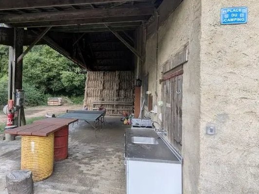 Überdachter Spülplatz